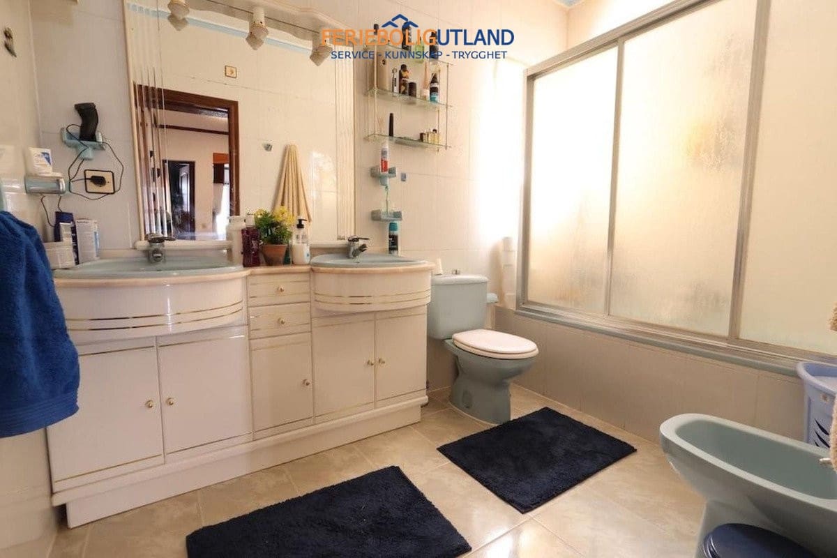 3 slaapkamer Villa te koop in Torrevieja met zwembad garage - € 479.000 (Ref: 10006961)