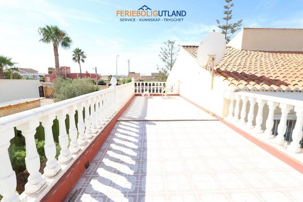 3 slaapkamer Villa te koop in Torrevieja met zwembad garage - € 479.000 (Ref: 10006961)