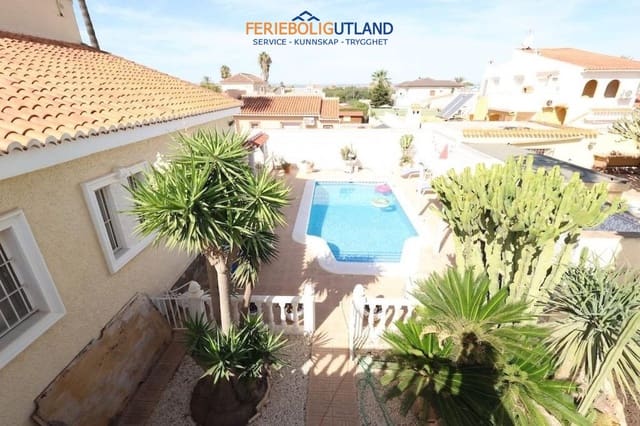 3 slaapkamer Villa te koop in El Chaparral, Torrevieja met zwembad garage - € 479.000 (Ref: 10006961)
