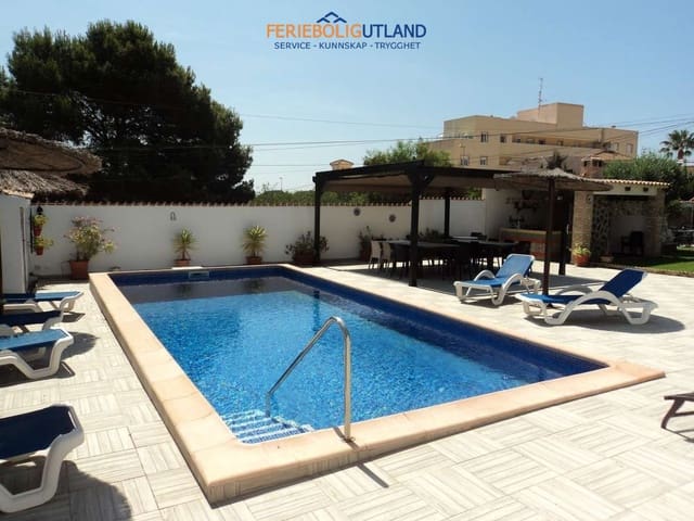 9 Zimmer Villa zu verkaufen in Cabo Roig, Orihuela mit Pool Garage - 674.000 € (Ref: 10006968)