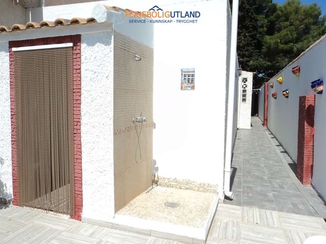 9 Zimmer Villa zu verkaufen in Cabo Roig, Orihuela mit Pool Garage - 674.000 € (Ref: 10006968)