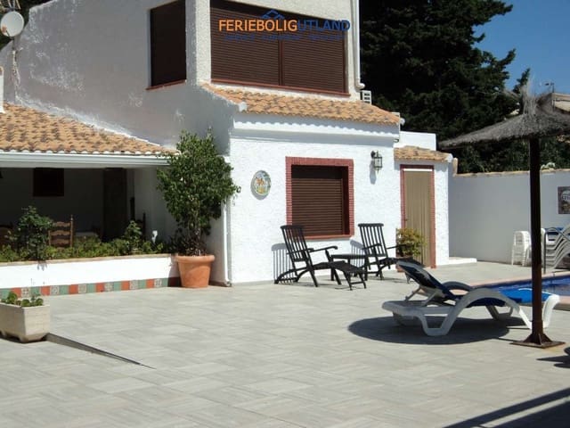 9 Zimmer Villa zu verkaufen in Cabo Roig, Orihuela mit Pool Garage - 674.000 € (Ref: 10006968)