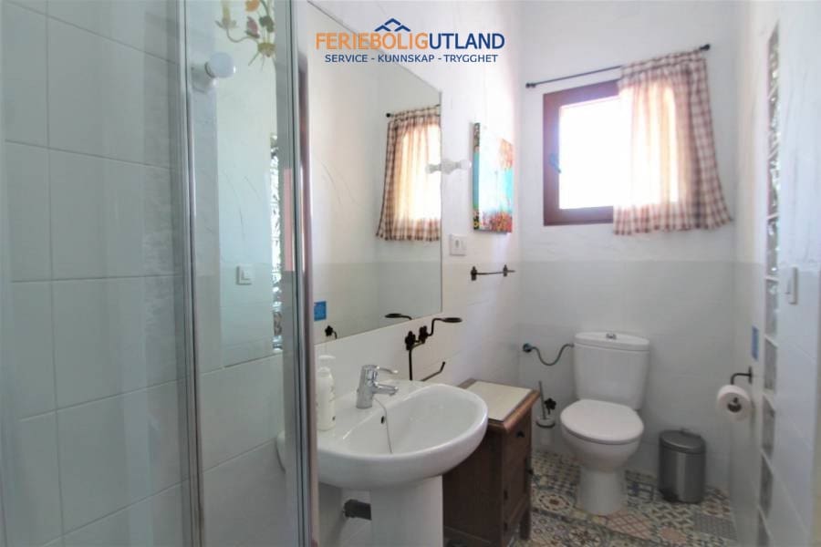 9 Zimmer Villa zu verkaufen in Cabo Roig mit Pool Garage - 674.000 € (Ref: 10006968)