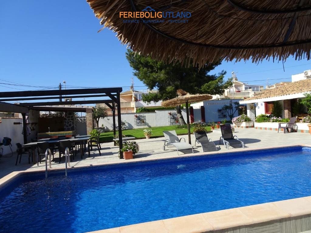 9 Zimmer Villa zu verkaufen in Cabo Roig mit Pool Garage - 674.000 € (Ref: 10006968)