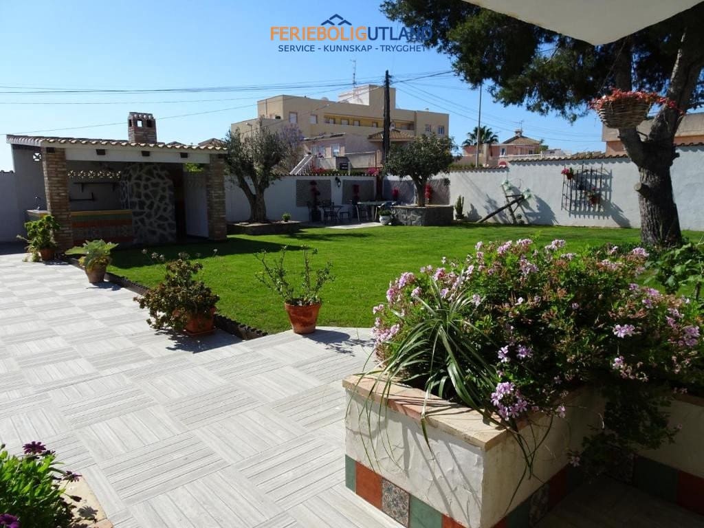 9 Zimmer Villa zu verkaufen in Cabo Roig mit Pool Garage - 674.000 € (Ref: 10006968)