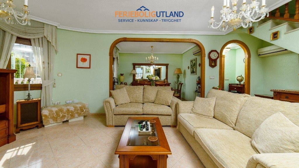 2 sypialnia Willa na sprzedaż w Los Balcones z basenem garażem - 290 000 € (Ref: 10006969)
