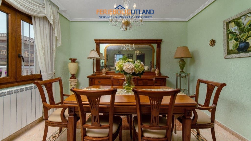 2 sypialnia Willa na sprzedaż w Los Balcones z basenem garażem - 290 000 € (Ref: 10006969)