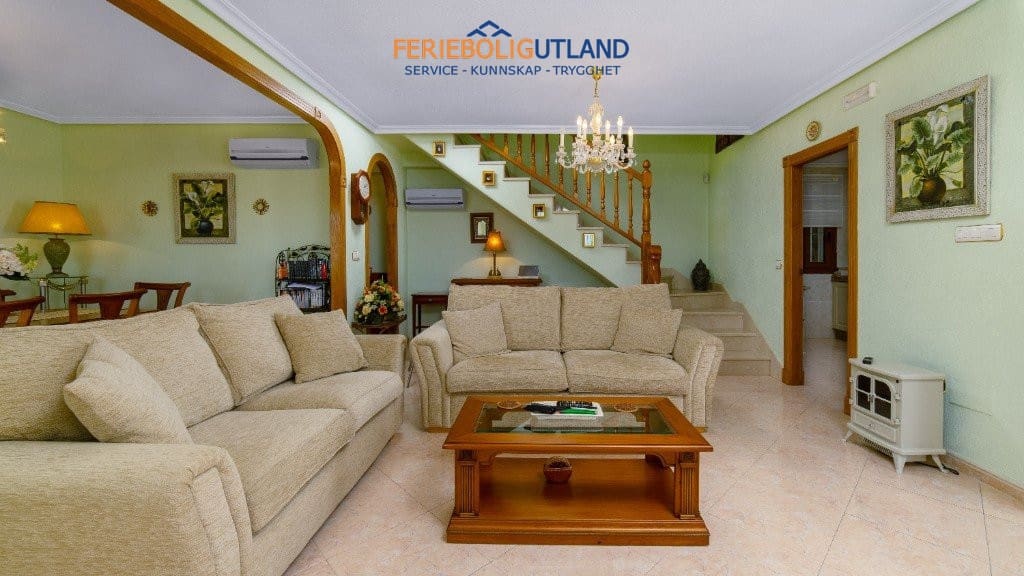 2 sypialnia Willa na sprzedaż w Los Balcones z basenem garażem - 290 000 € (Ref: 10006969)