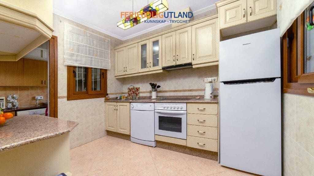 2 sypialnia Willa na sprzedaż w Los Balcones z basenem garażem - 290 000 € (Ref: 10006969)