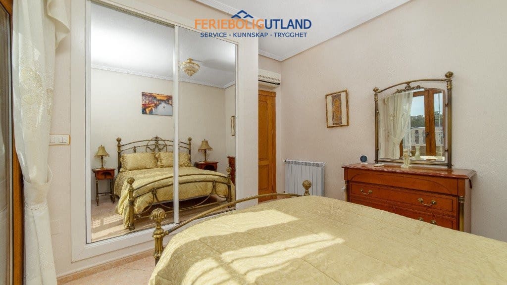 2 sypialnia Willa na sprzedaż w Los Balcones z basenem garażem - 290 000 € (Ref: 10006969)