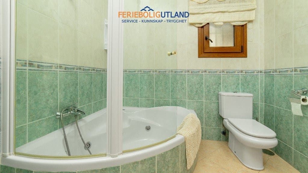 2 sypialnia Willa na sprzedaż w Los Balcones z basenem garażem - 290 000 € (Ref: 10006969)