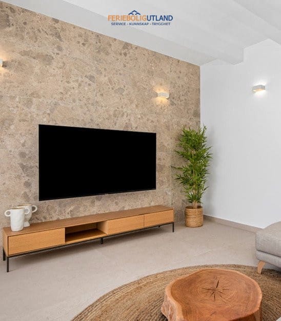 3 slaapkamer Halfvrijstaande villa te koop in Dolores met zwembad garage - € 459.900 (Ref: 10006970)