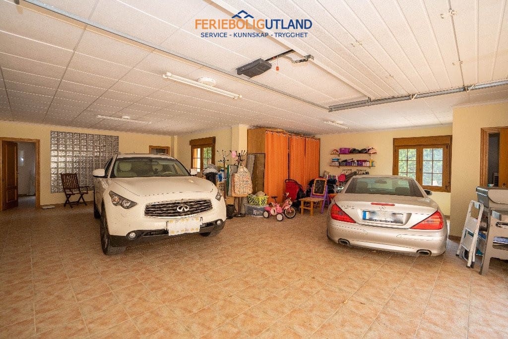 7 slaapkamer Villa te koop in Campoamor met zwembad garage - € 1.500.000 (Ref: 10006977)
