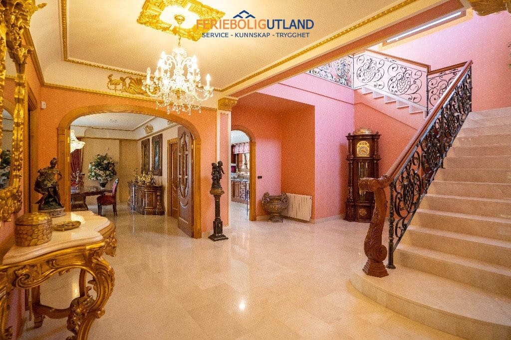 7 slaapkamer Villa te koop in Campoamor met zwembad garage - € 1.500.000 (Ref: 10006977)