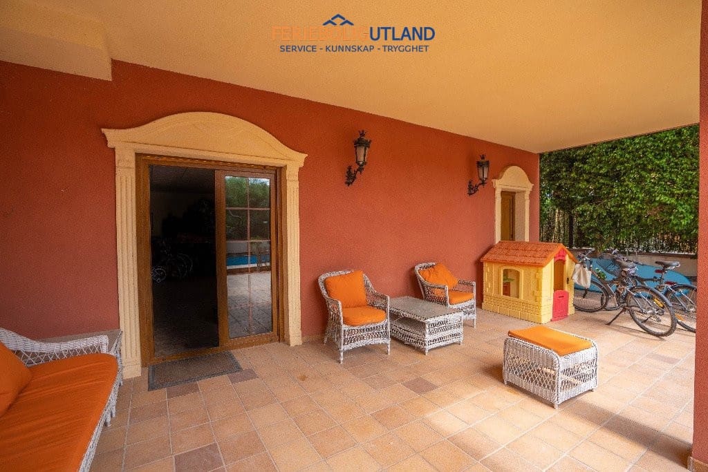 7 slaapkamer Villa te koop in Campoamor met zwembad garage - € 1.500.000 (Ref: 10006977)