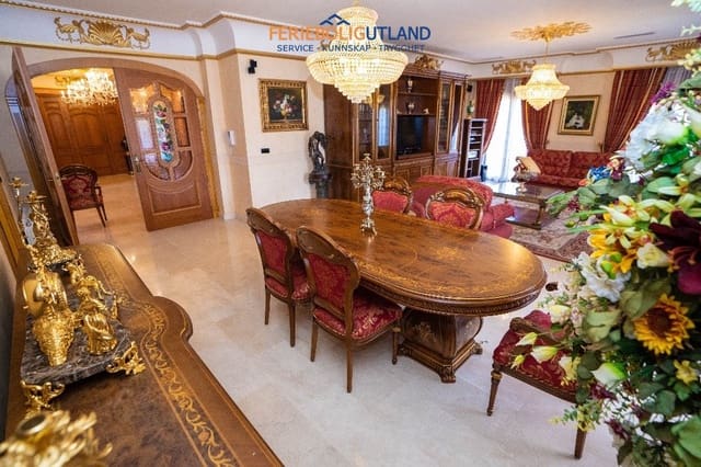 7 slaapkamer Villa te koop in Dehesa de Campoamor, Orihuela met zwembad garage - € 1.500.000 (Ref: 10006977)