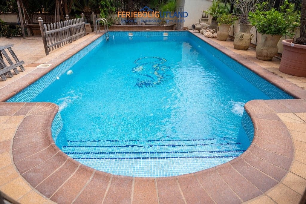 7 slaapkamer Villa te koop in Campoamor met zwembad garage - € 1.500.000 (Ref: 10006977)