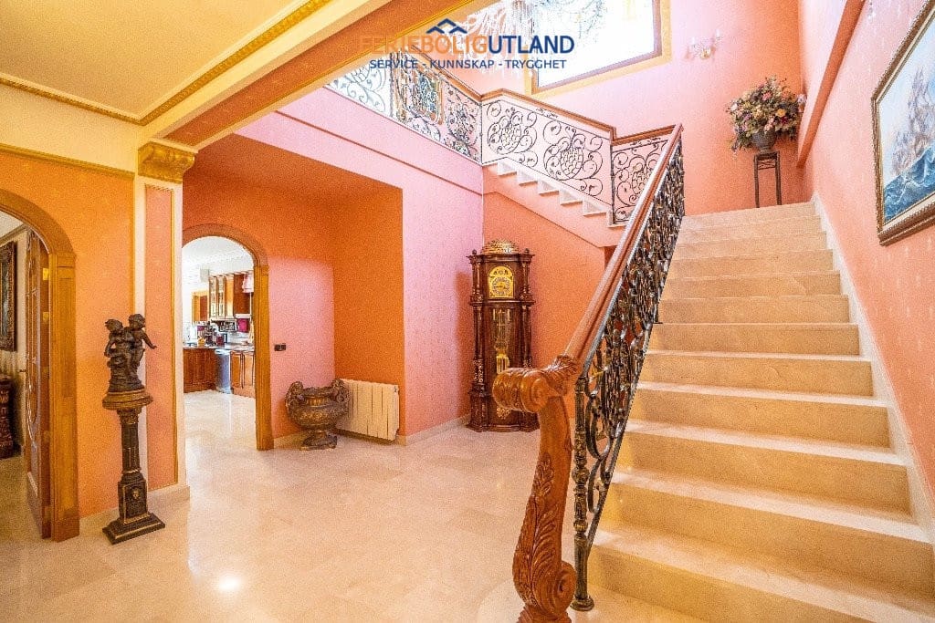 7 slaapkamer Villa te koop in Campoamor met zwembad garage - € 1.500.000 (Ref: 10006977)