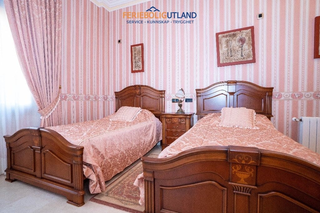 7 slaapkamer Villa te koop in Campoamor met zwembad garage - € 1.500.000 (Ref: 10006977)