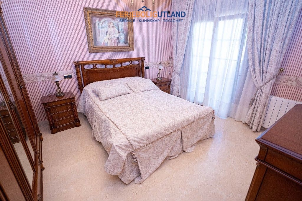 7 slaapkamer Villa te koop in Campoamor met zwembad garage - € 1.500.000 (Ref: 10006977)