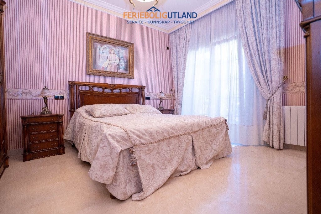 7 slaapkamer Villa te koop in Campoamor met zwembad garage - € 1.500.000 (Ref: 10006977)
