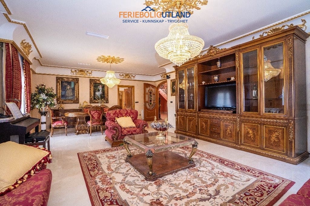 7 slaapkamer Villa te koop in Campoamor met zwembad garage - € 1.500.000 (Ref: 10006977)