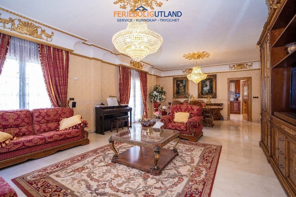 7 slaapkamer Villa te koop in Campoamor met zwembad garage - € 1.500.000 (Ref: 10006977)