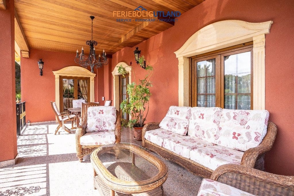 7 slaapkamer Villa te koop in Campoamor met zwembad garage - € 1.500.000 (Ref: 10006977)