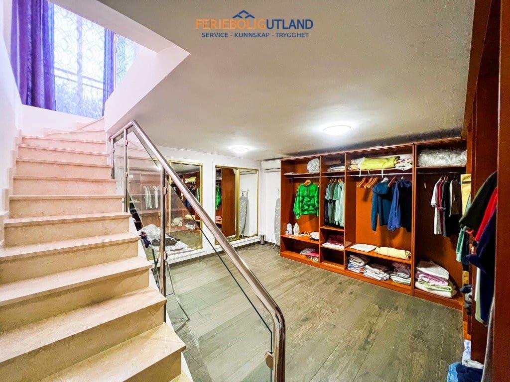 5 sypialnia Willa na sprzedaż w La Mata z basenem garażem - 1 170 000 € (Ref: 10006978)