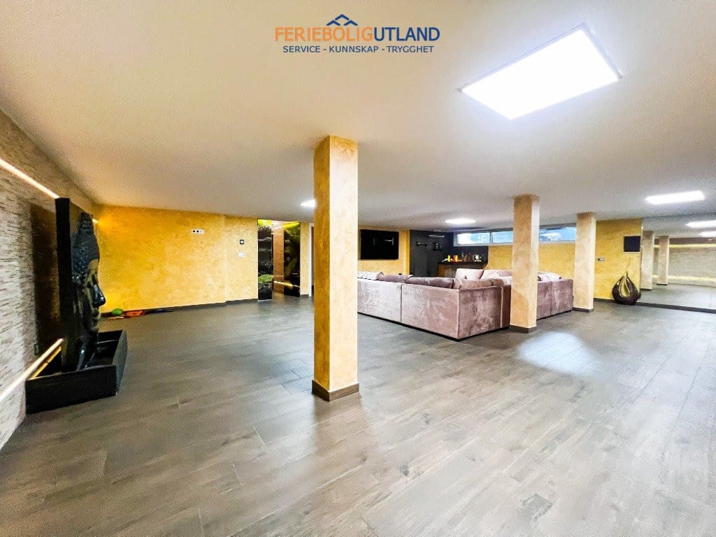 5 sypialnia Willa na sprzedaż w La Mata z basenem garażem - 1 170 000 € (Ref: 10006978)