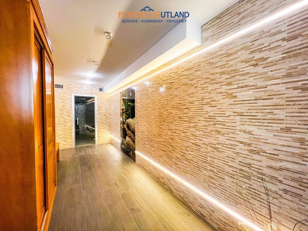 5 sypialnia Willa na sprzedaż w La Mata z basenem garażem - 1 170 000 € (Ref: 10006978)