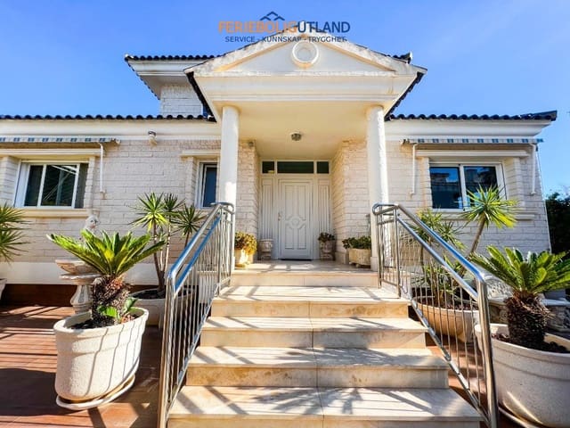 5 sypialnia Willa na sprzedaż w Cañada del Molino, Torrevieja z basenem garażem - 1 170 000 € (Ref: 10006978)
