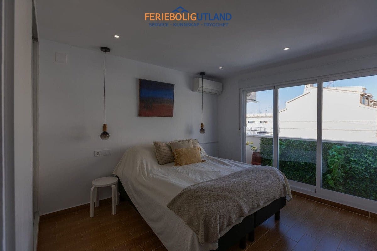 3 soveværelse Byhus til salg i Torrevieja med garage - € 205.000 (Ref: 10006979)