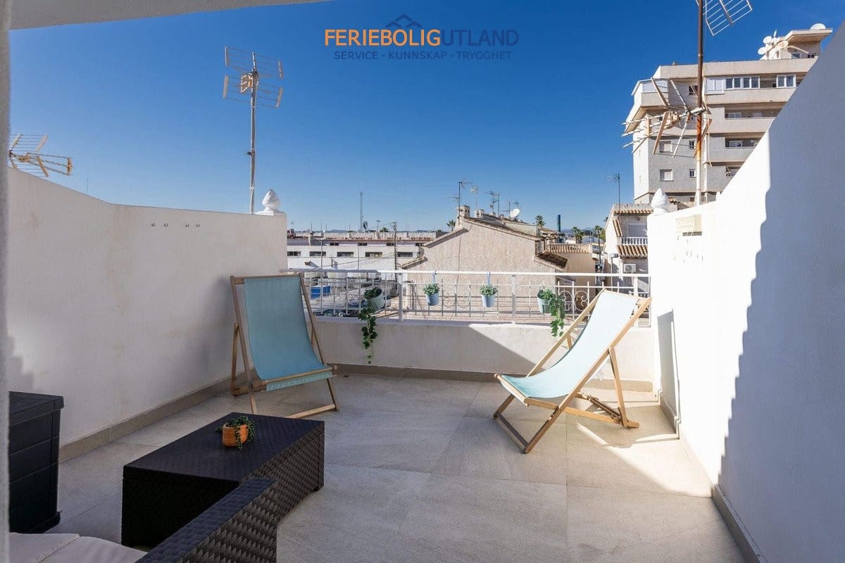 3 soveværelse Byhus til salg i Torrevieja med garage - € 205.000 (Ref: 10006979)