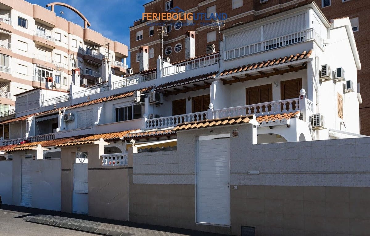 3 soveværelse Byhus til salg i Torrevieja med garage - € 205.000 (Ref: 10006979)