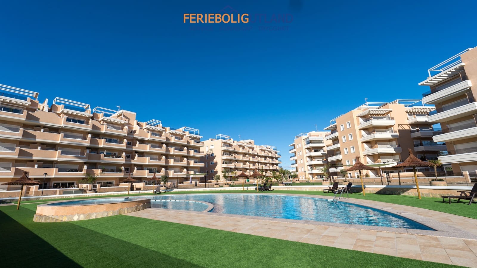 Ático de 3 habitaciones en El Raso en venta con piscina garaje - 379.000 € (Ref: 10006983)
