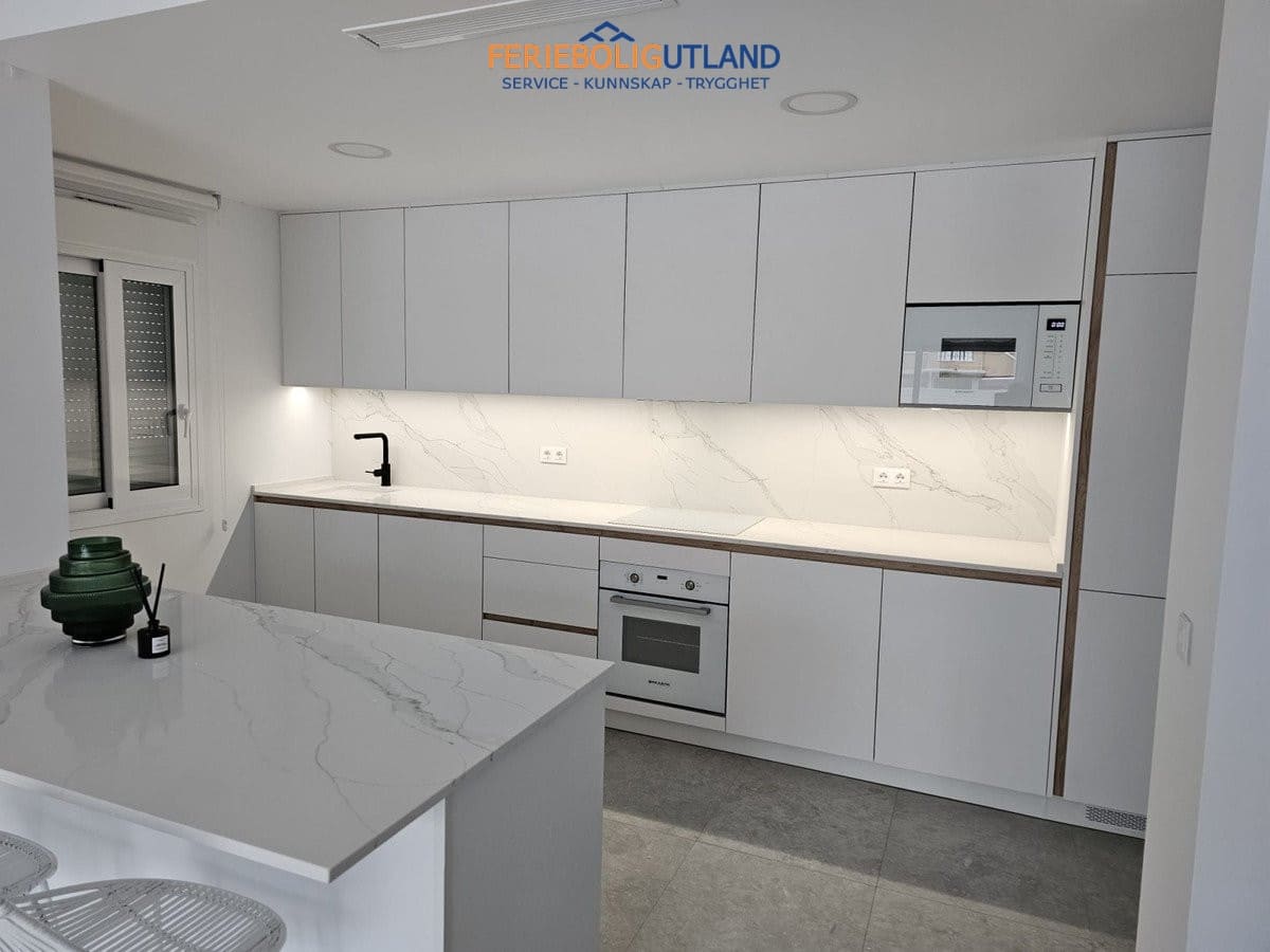 3 chambre Appartement à vendre à Torrevieja avec piscine garage - 370 000 € (Ref: 10006995)