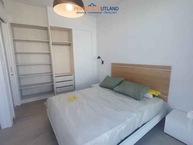 2 bedroom Penthouse for sale in Playa de los Locos, Torrevieja with pool - € 459,000 (Ref: 10006996)