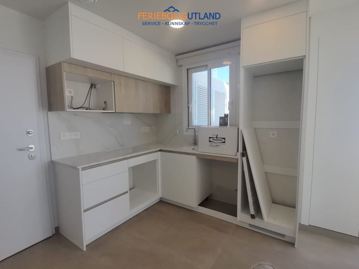 2 bedroom Penthouse for sale in Torrevieja with pool - € 459,000 (Ref: 10006996)