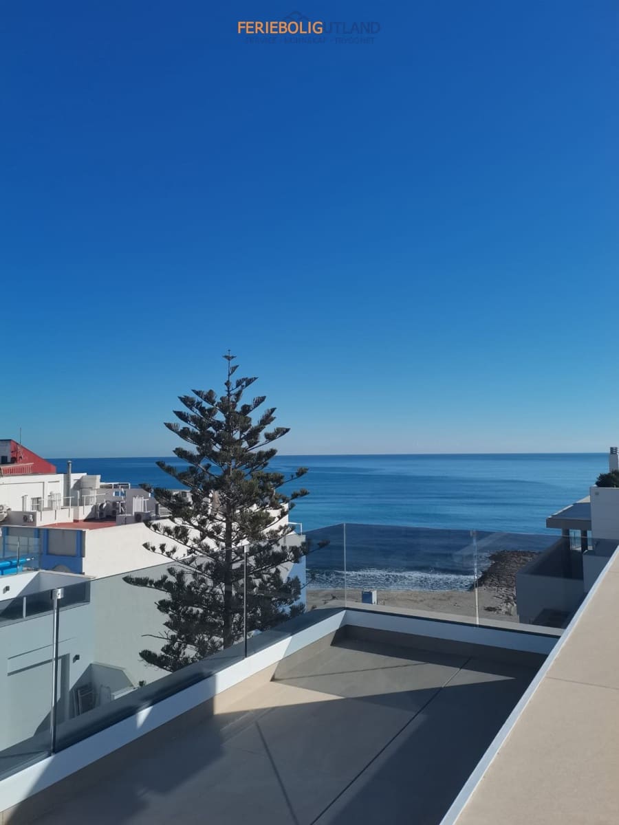 2 bedroom Penthouse for sale in Torrevieja with pool - € 459,000 (Ref: 10006996)
