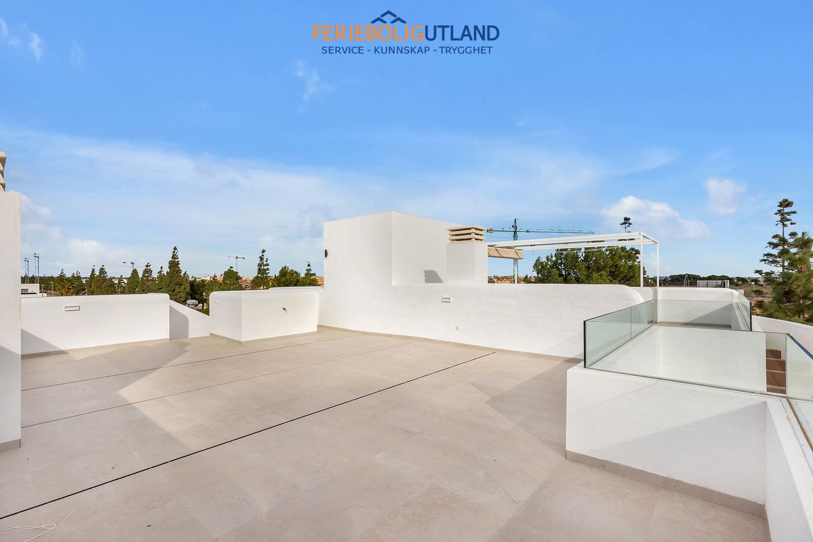 2 soveværelse Lejlighed til salg i Los Alcazares med swimmingpool garage - € 279.900 (Ref: 10007000)