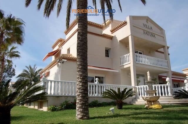 6 makuuhuone Huvila myytävänä paikassa Playa Flamenca mukana uima-altaan 
autotalli - 1 995 000 € (Ref: 10007002)
