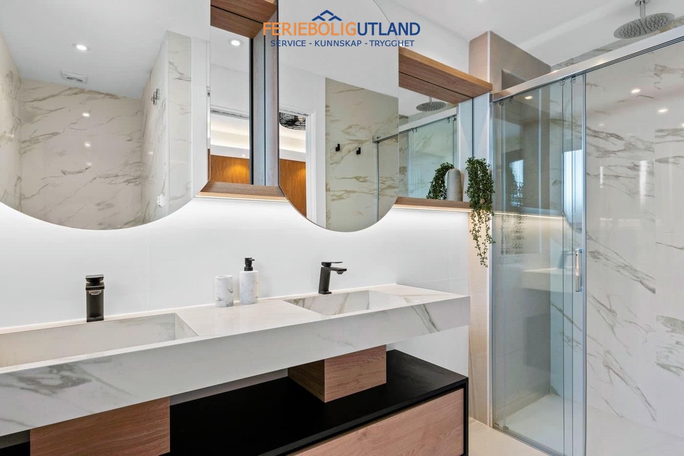 3 slaapkamer Villa te koop in Ciudad Quesada met zwembad garage - € 598.980 (Ref: 10007007)