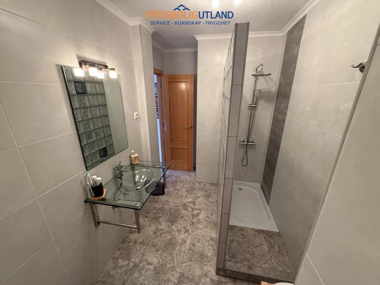 3 chambre Maison de Ville à vendre à Torrevieja avec piscine - 198 000 € (Ref: 10007009)