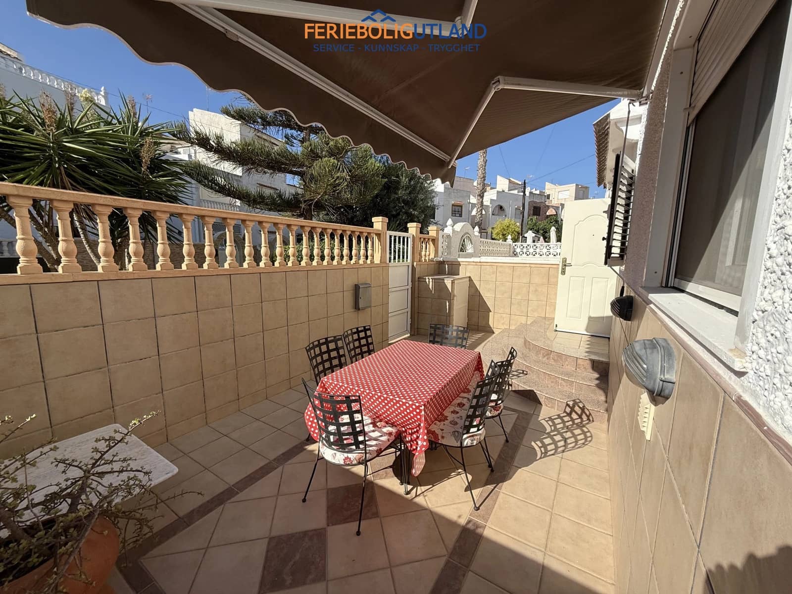 3 chambre Maison de Ville à vendre à Torrevieja avec piscine - 198 000 € (Ref: 10007009)