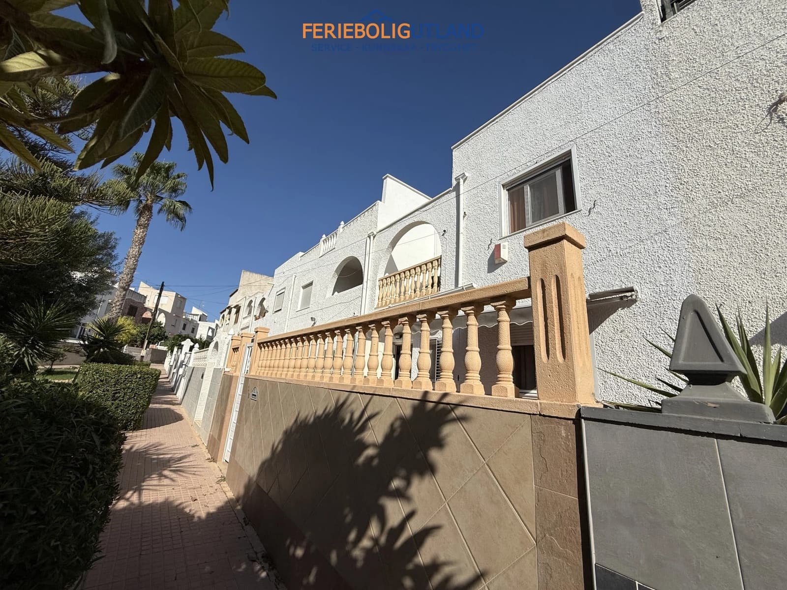 3 chambre Maison de Ville à vendre à Torrevieja avec piscine - 198 000 € (Ref: 10007009)