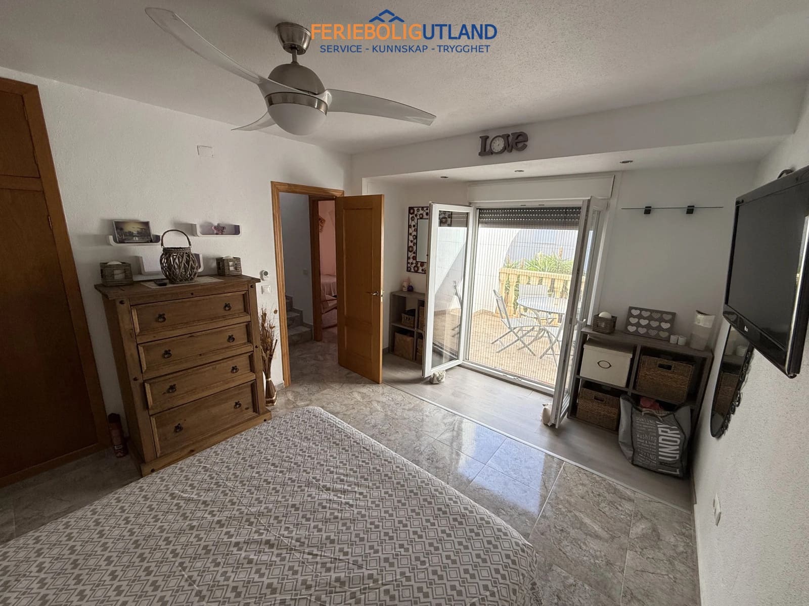 3 chambre Maison de Ville à vendre à Torrevieja avec piscine - 198 000 € (Ref: 10007009)