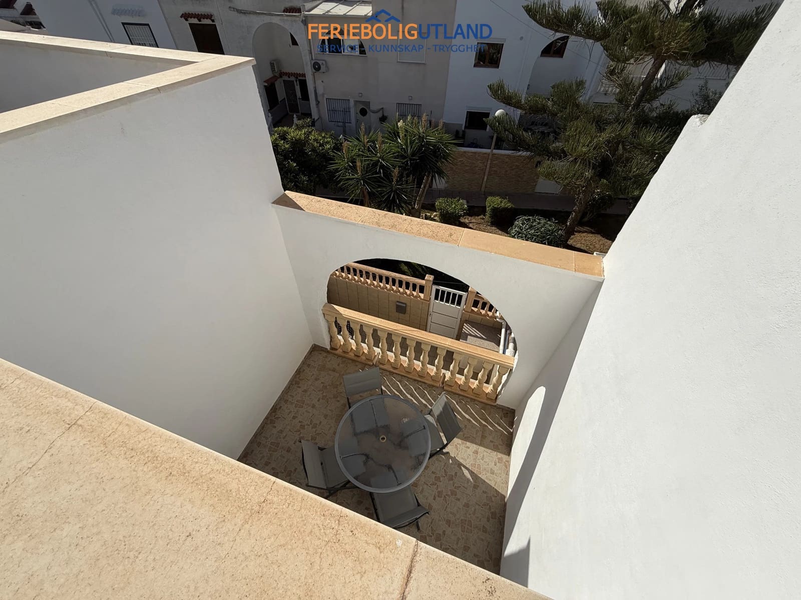 3 chambre Maison de Ville à vendre à Torrevieja avec piscine - 198 000 € (Ref: 10007009)