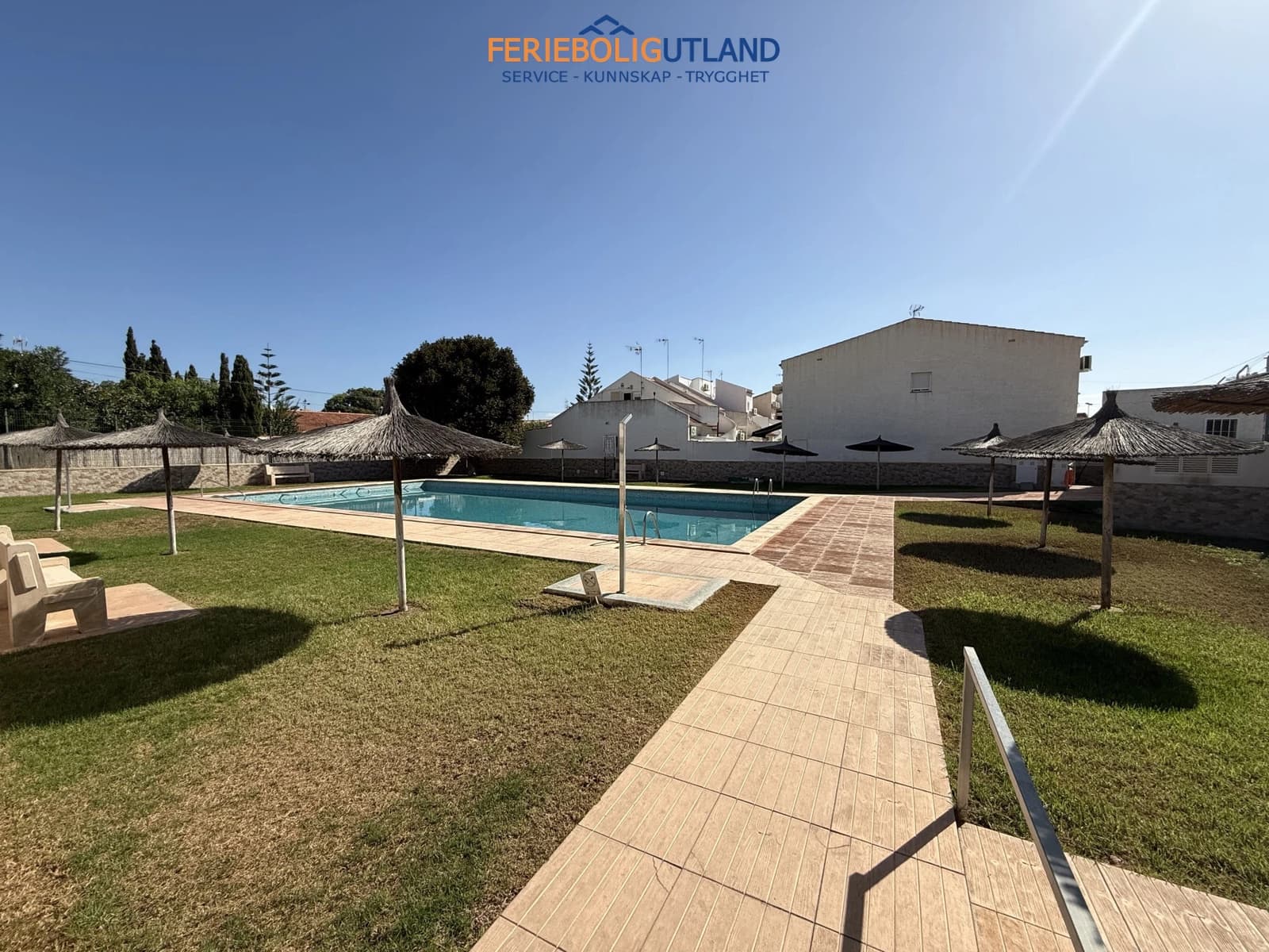 3 chambre Maison de Ville à vendre à Torrevieja avec piscine - 198 000 € (Ref: 10007009)