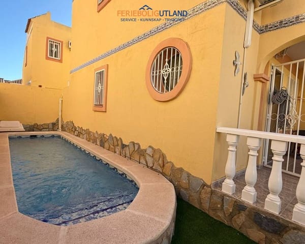 2 quarto Casa em Banda para venda em Blue Lagoon com piscina - 210 000 € (Ref: 10007010)